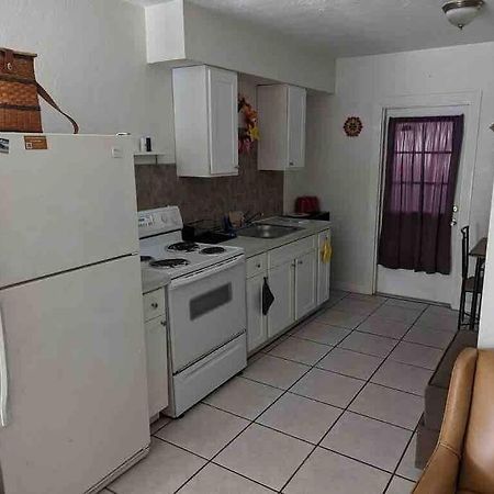 Private One-Bedroom 13-Directly Across From Beach St. Pete Beach Exterior foto